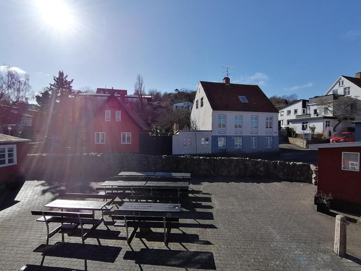 Gudhjem Hostel Exterior photo