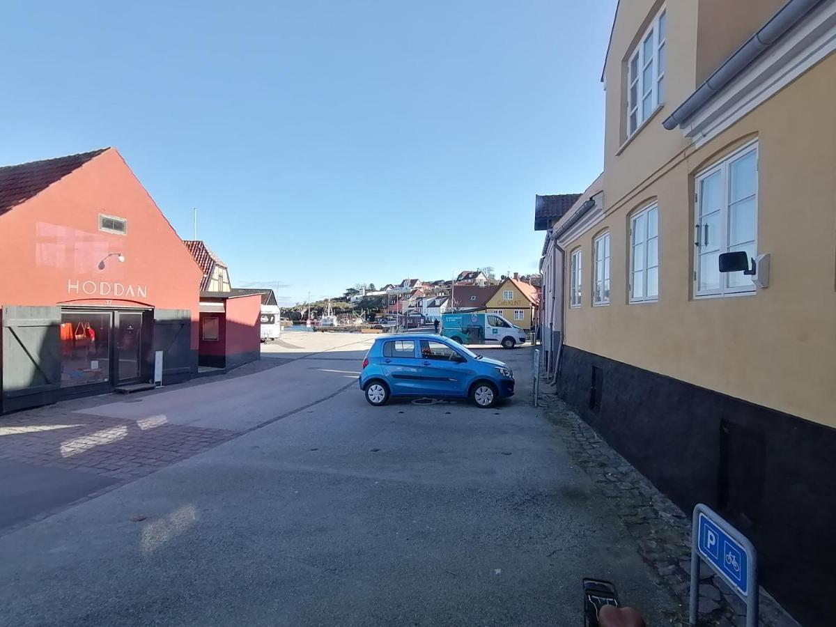 Gudhjem Hostel Exterior photo