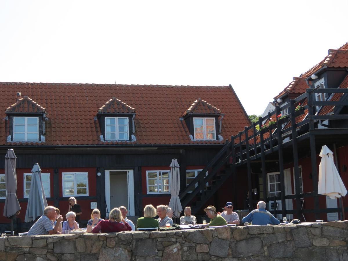 Gudhjem Hostel Exterior photo