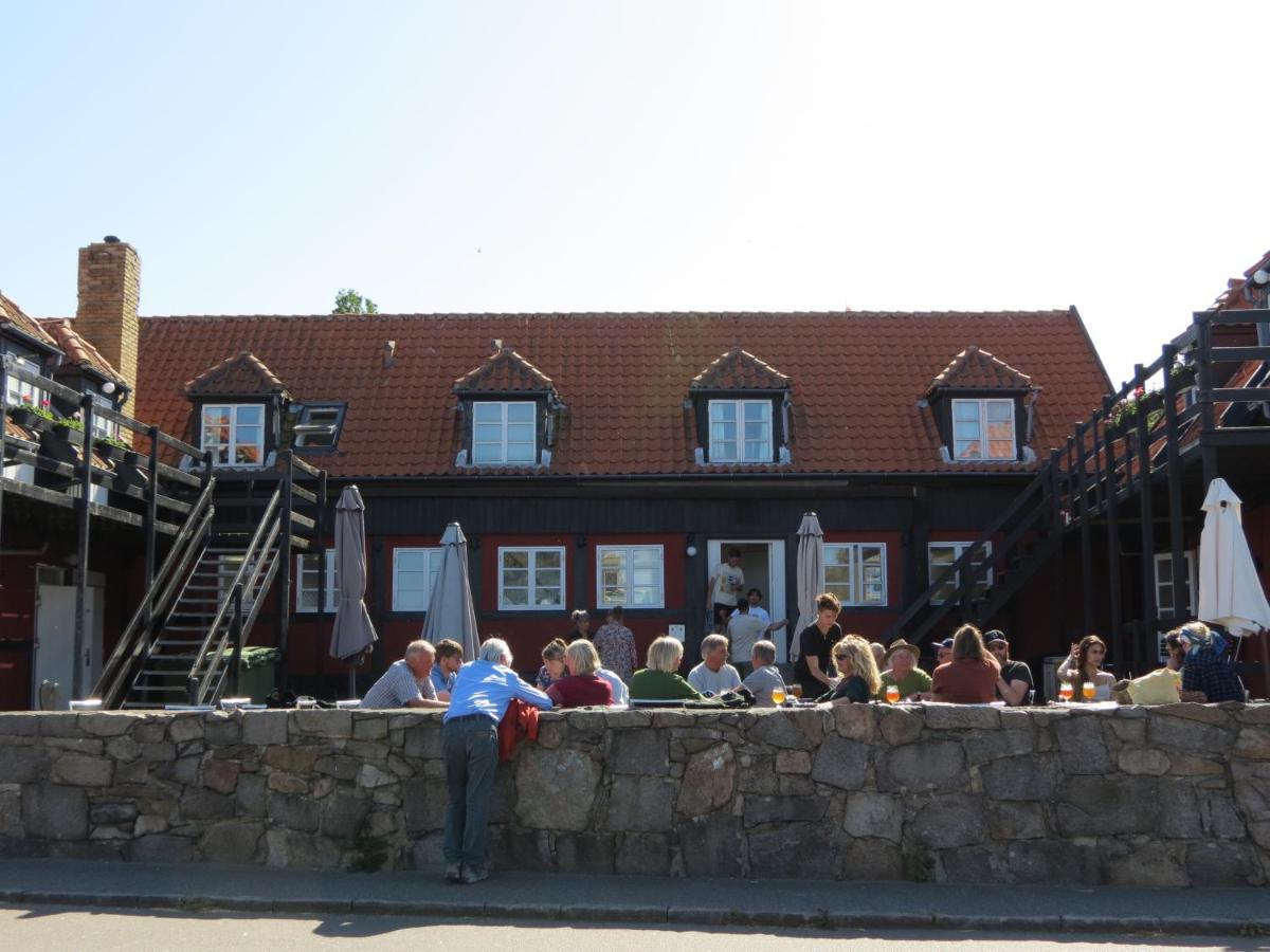 Gudhjem Hostel Exterior photo