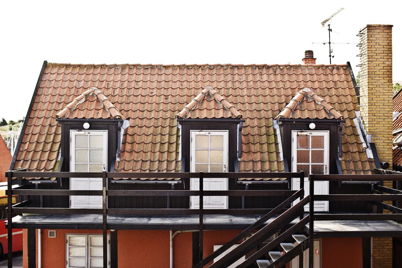 Gudhjem Hostel Exterior photo